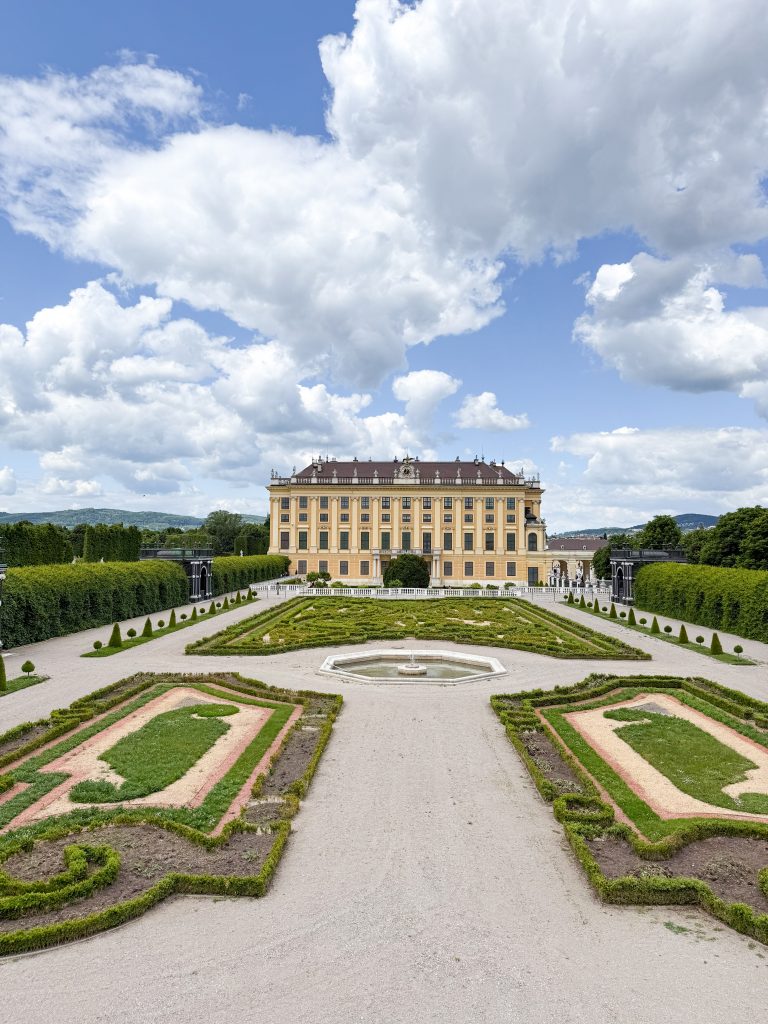 Schloss Schönbrunnen , Kronprinzengarten